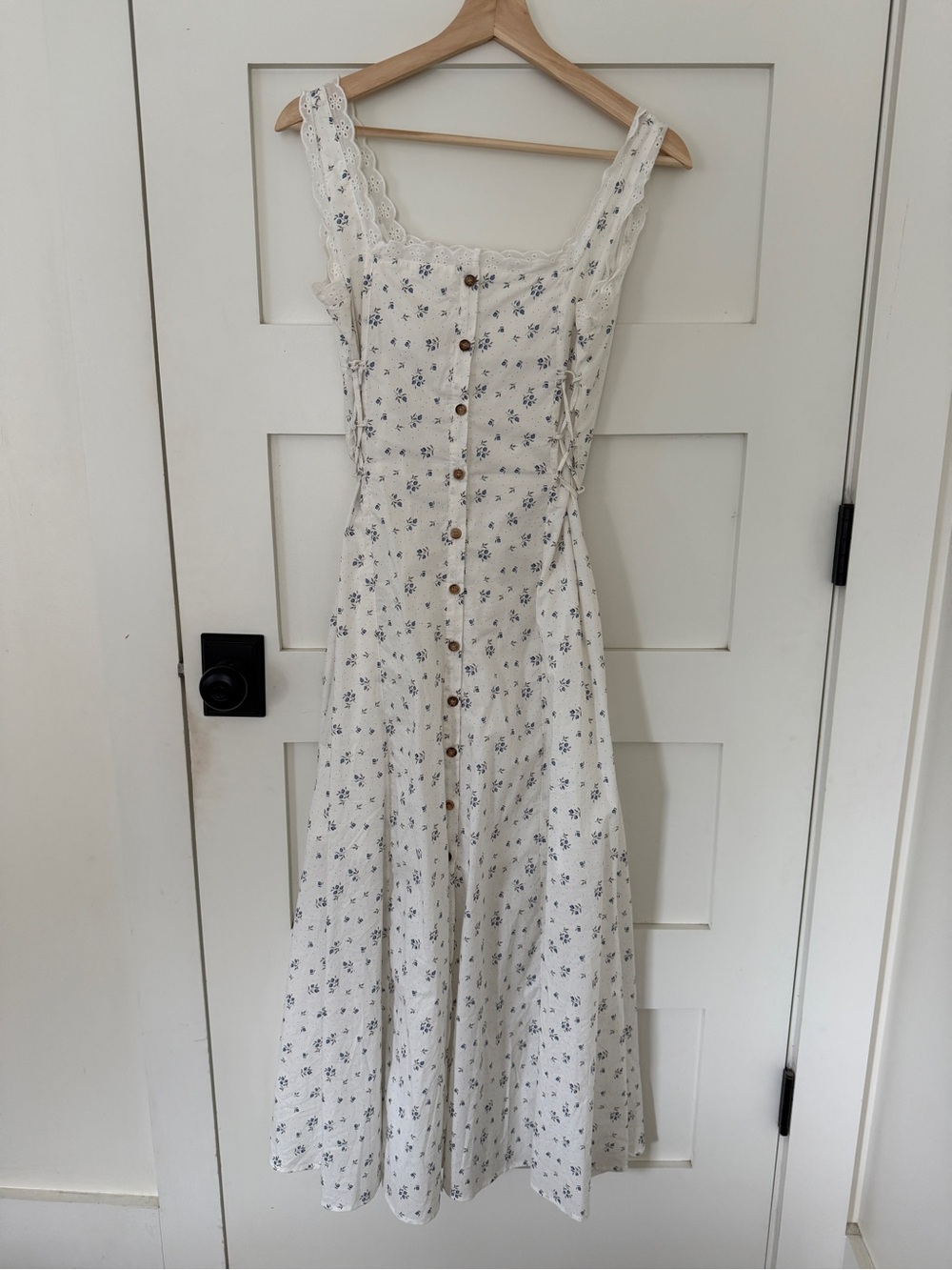 Ivy City Co Cream Floral Button-Front Midi Dress